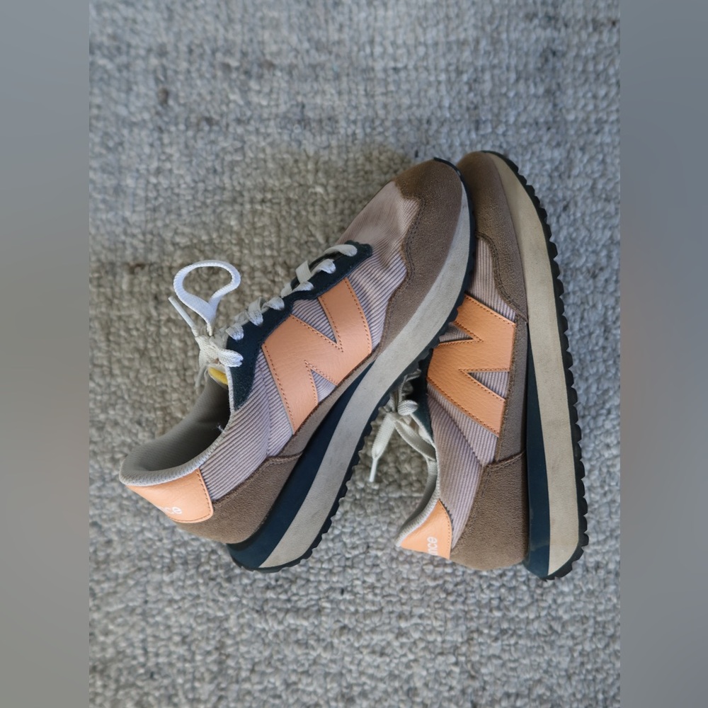New Balance 237